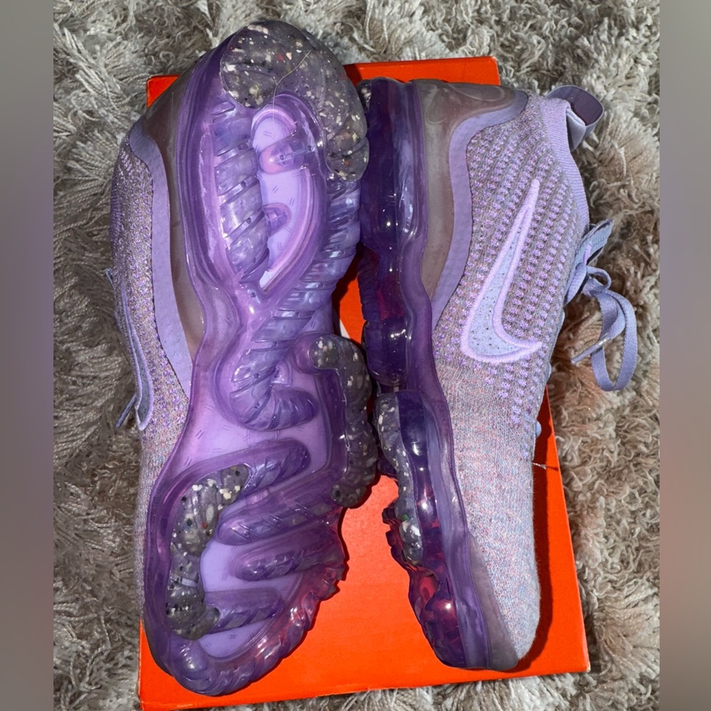 Nike Women's Air VaporMax‎ Purple Athletic Shoes in original box size 8 - Picture 7 of 12